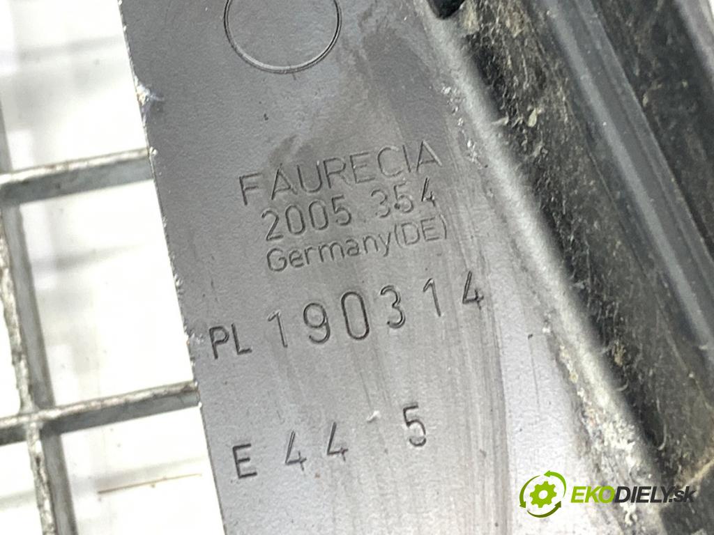 AUDI A4 B8 Kombi 2012 105 kW 2.0 TDI 1968 Držiak predný 8F0805594 (Výstuha predná)