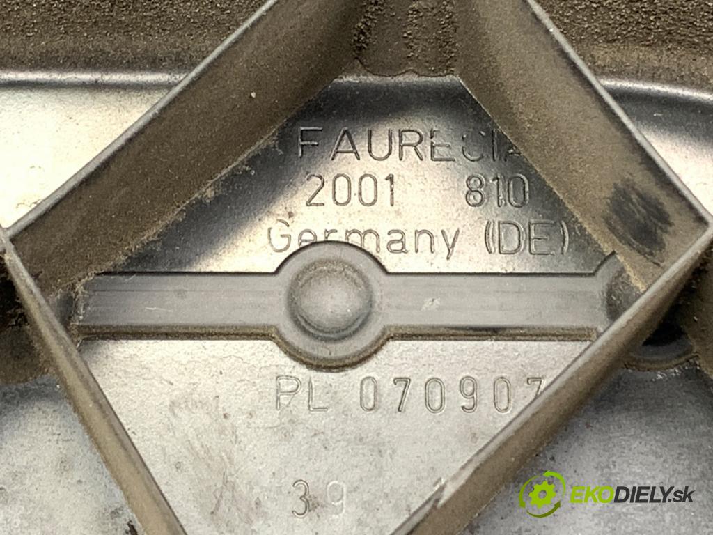 AUDI A4 B8 Kombi 2012 105 kW 2.0 TDI 1968 Držiak predný 8F0805594 (Výstuha predná)