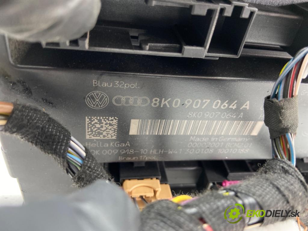 AUDI A4 B8 sedan 2008 105 kW 2.0 TDI 1968 modul komfortu 8K0907064A (Komfortní modul)