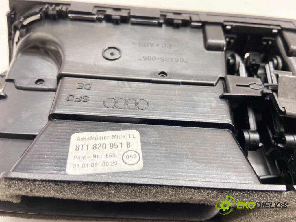 AUDI A4 B8 sedan 2008 105 kW 2.0 TDI 1968 Mriežky kúrenia predný 8T1820951B