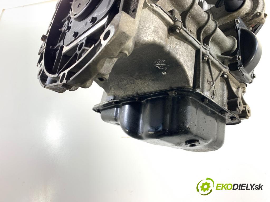 CITROEN C4 CACTUS liftback 2015 60 kW 1.2 VTi 82 1199 motor HMZ (Motor)