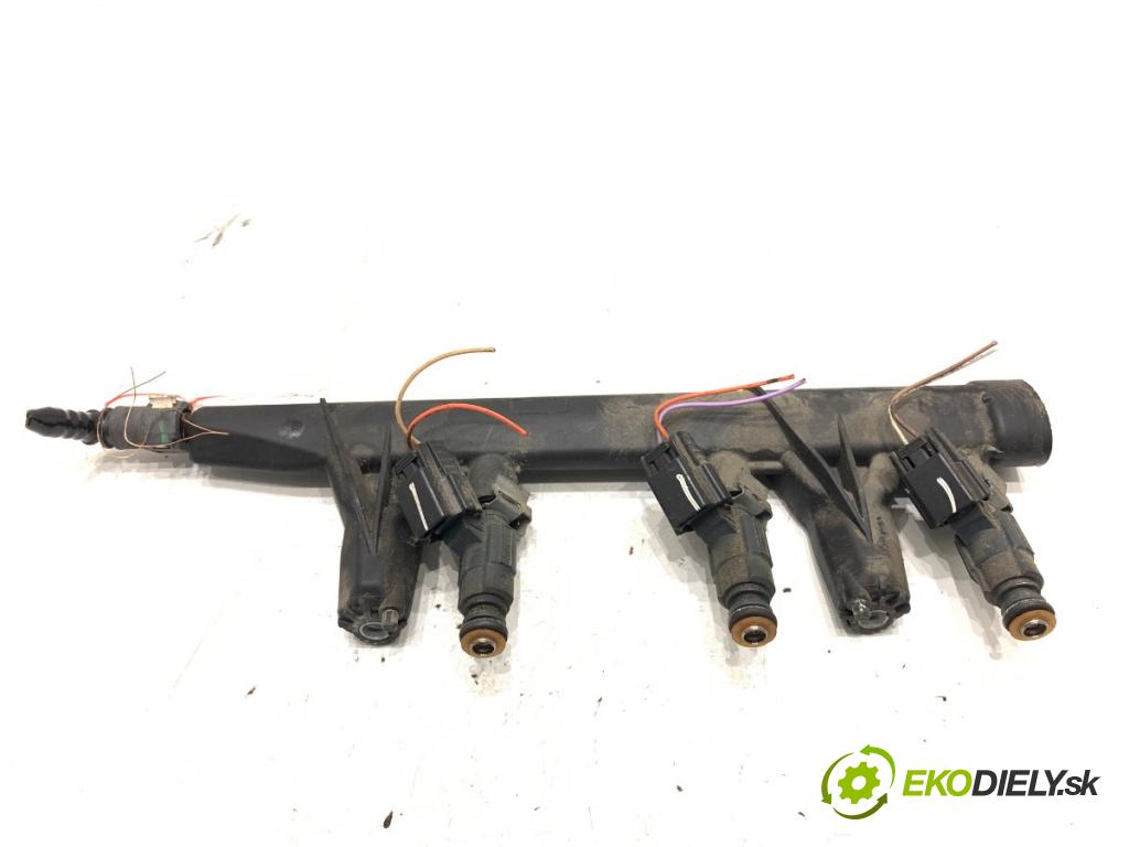 CITROEN C4 CACTUS liftback 2015 60 kW 1.2 VTi 82 1199 Lišta vstrekovacia 9676020480 (Vstrekovacia lišta)