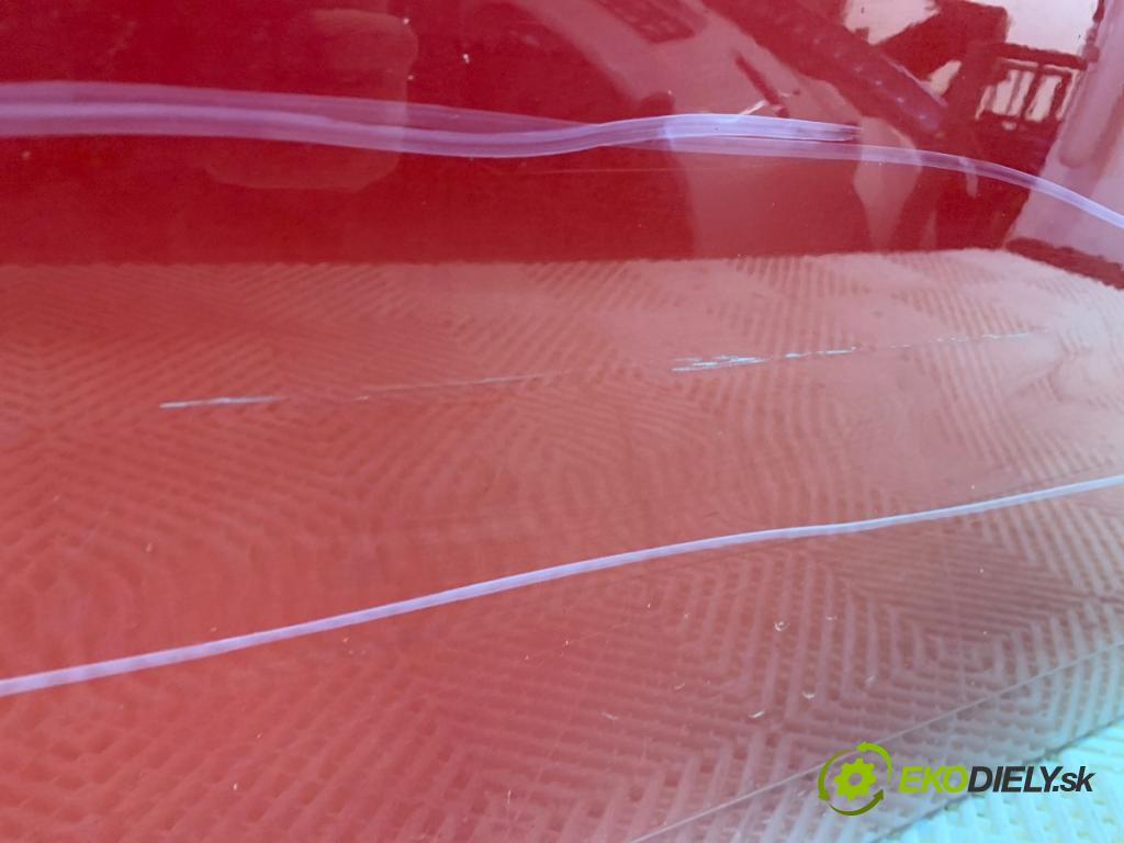 DACIA SANDERO liftback 2012 63 kW 1.6 1598 dveře pravý přední část