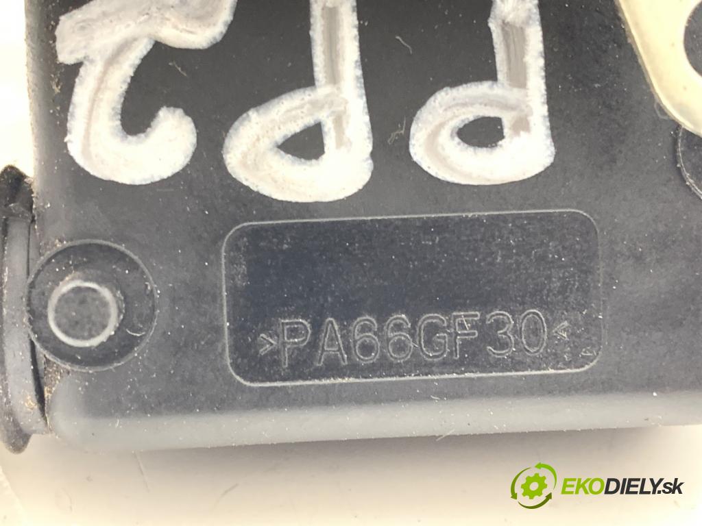 DACIA SANDERO liftback 2012 63 kW 1.6 1598 zámok dveře pravý přední část 8200735224