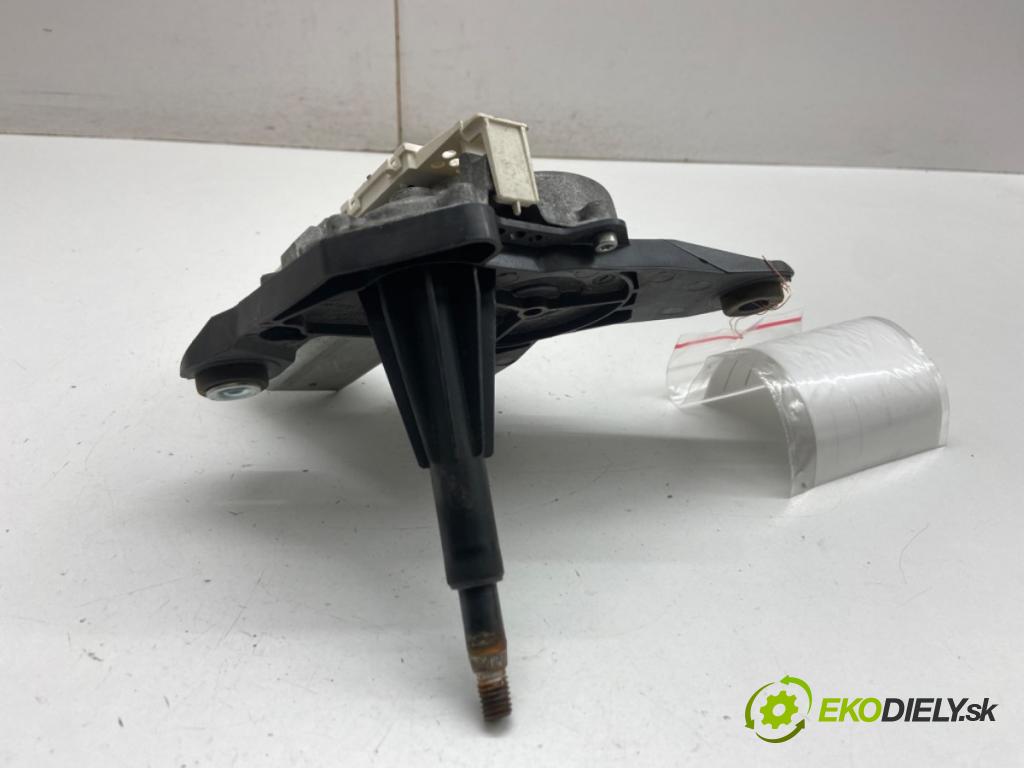 DACIA SANDERO liftback 2012 63 kW 1.6 1598 Motor stieračov zad 8200734582C
