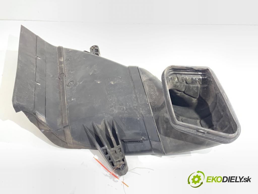 AUDI A5 8T liftback 2010 155 kW 2.0 TFSI quattro 1984 Volant prívod vzduchu 8K0129618A