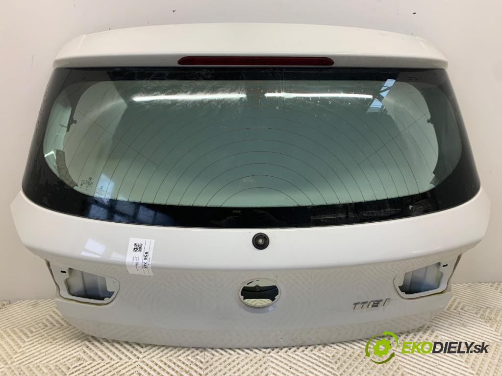 BMW F20 liftback 2019 100 kW 118 i 1598 kapota zad 300 