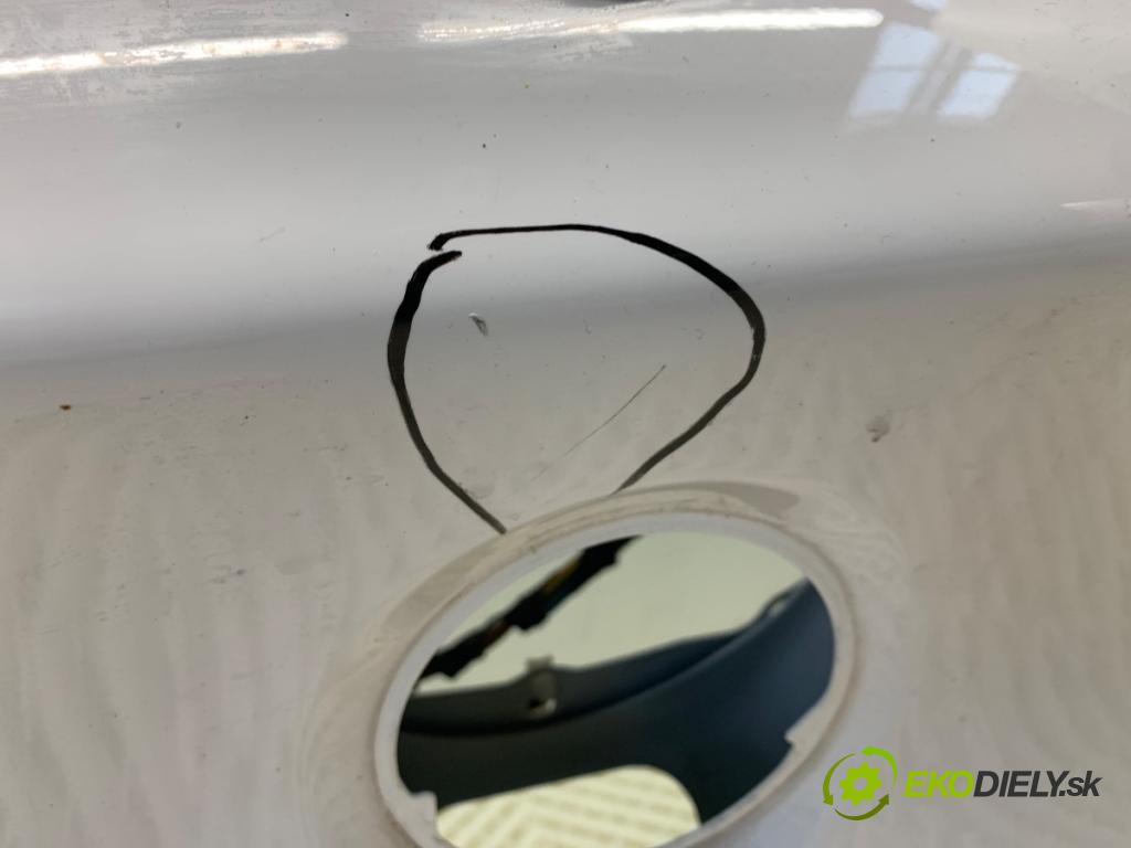 BMW F20 liftback 2019 100 kW 118 i 1598 kapota zad 300