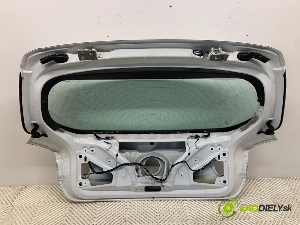 BMW F20 liftback 2019 100 kW 118 i 1598 kapota zad 300