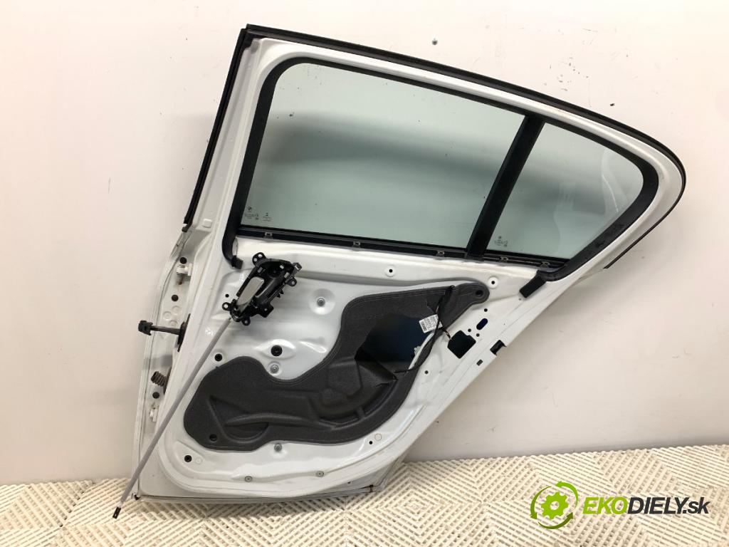 BMW F20 liftback 2019 100 kW 118 i 1598 Dvere pravy zad 300