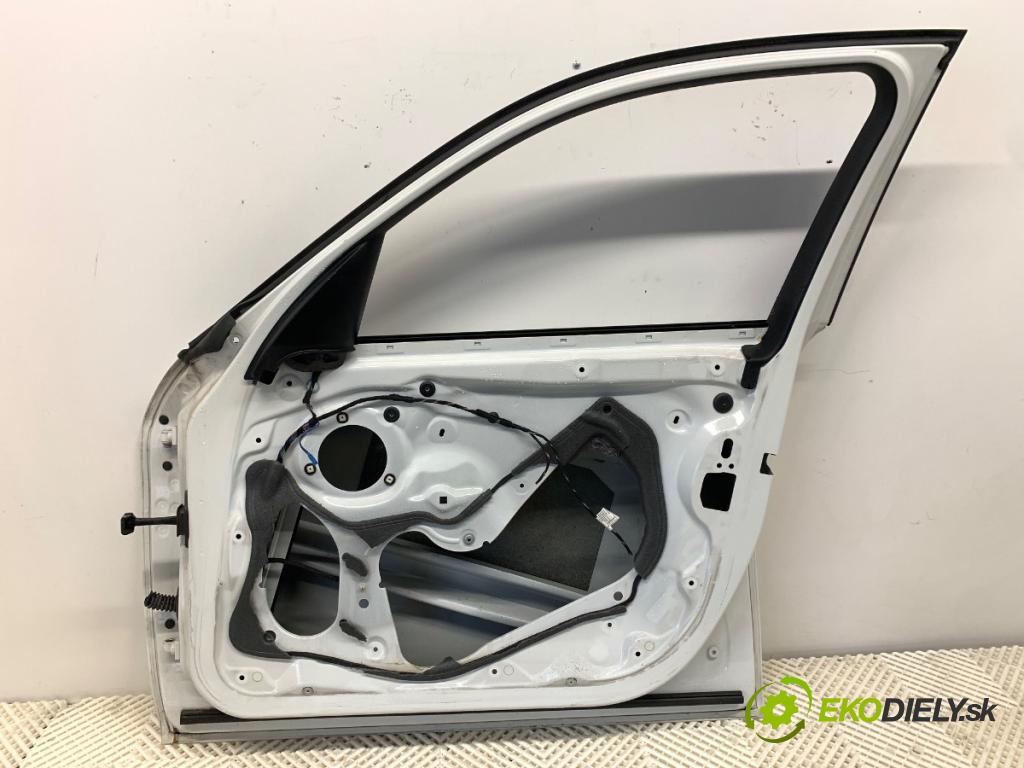 BMW F20 liftback 2019 100 kW 118 i 1598 Dvere pravy predný 300
