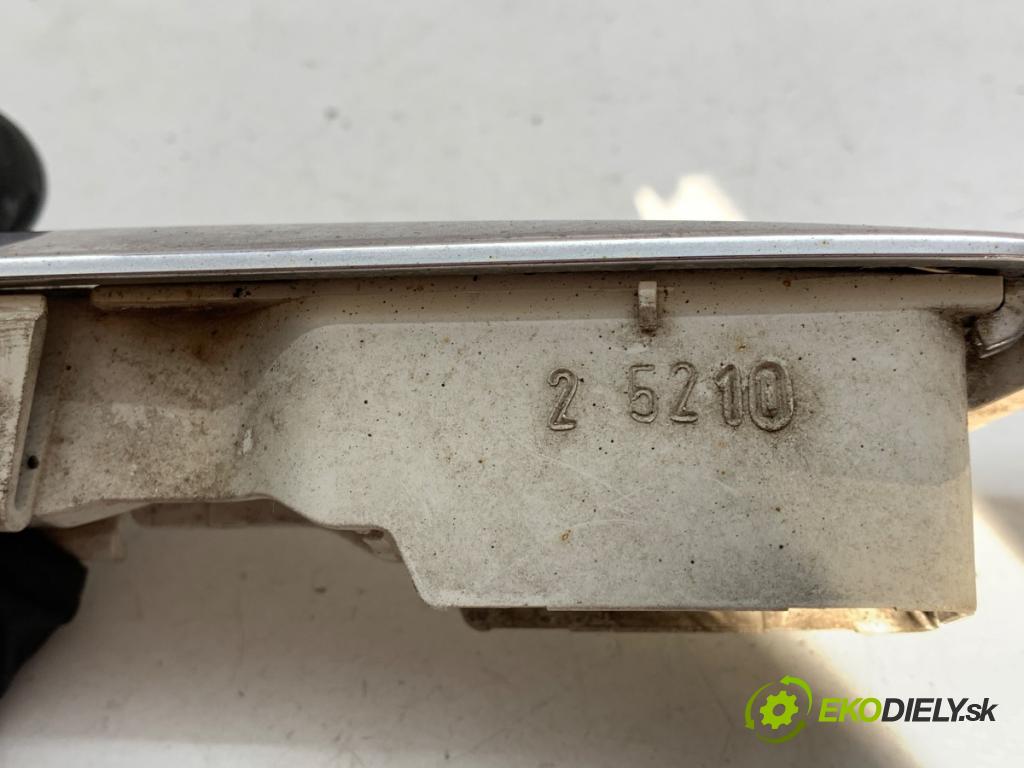 BMW F10 sedan 2011 120 kW 520 d 1995 směrovka blatníka přední část pravý 7154168