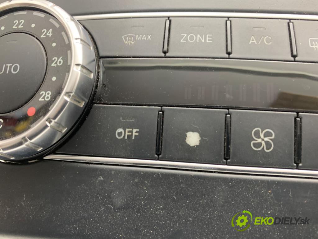 MERCEDES-BENZ S204 Kombi 2011 125 kW C 220 CDI (204.202) 2143 Panel ovládania kúrenia A2049003803 (Prepínacie páčky pod volantom)
