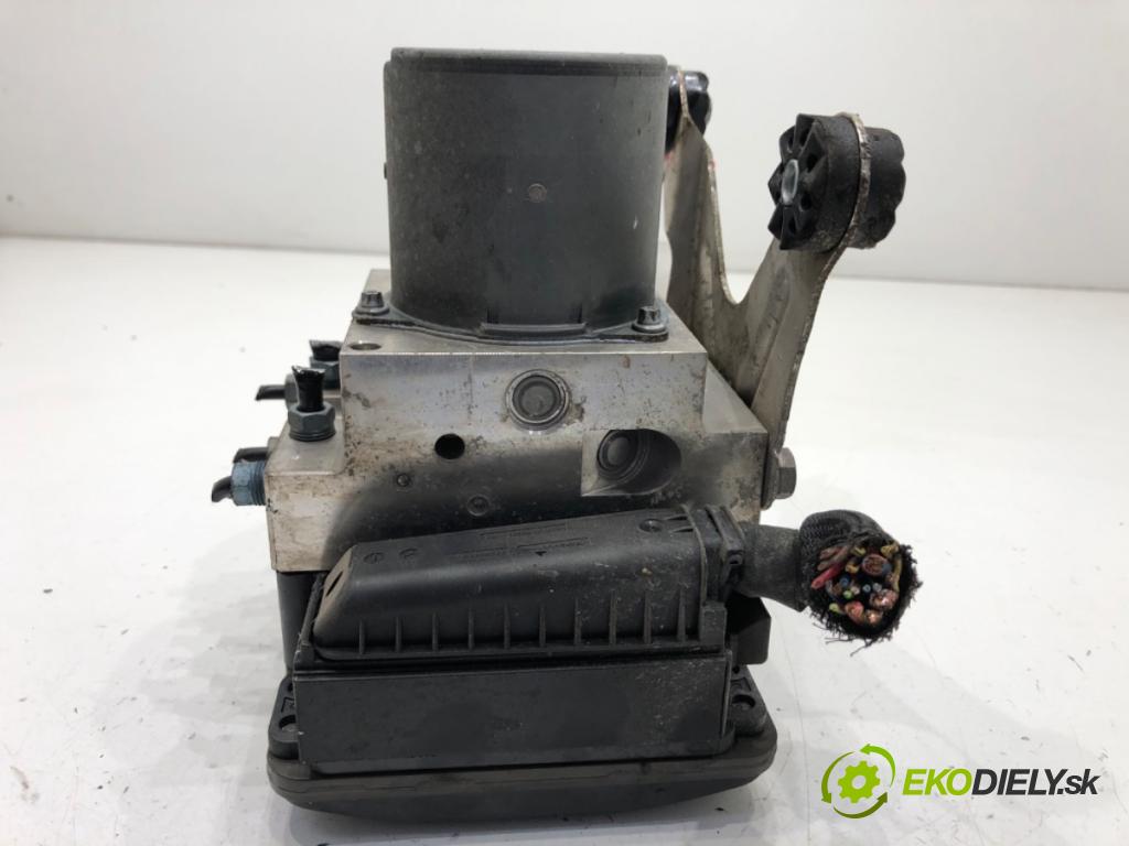 BMW F10 sedan 2011 120 kW 520 d 1995 Pumpa ABS 6799515 (Pumpa ABS)