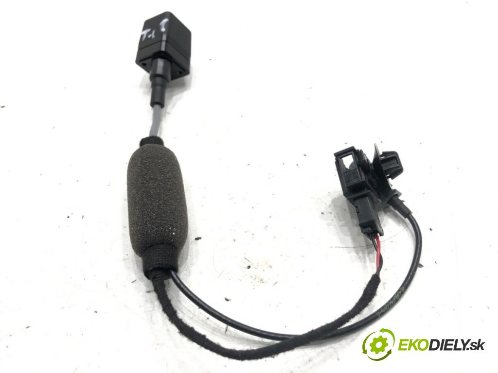 AUDI A8 D4 sedan 2012 368 kW 6.3 W12 quattro 6299 KAMERA ZPĚT: 8K0980551B