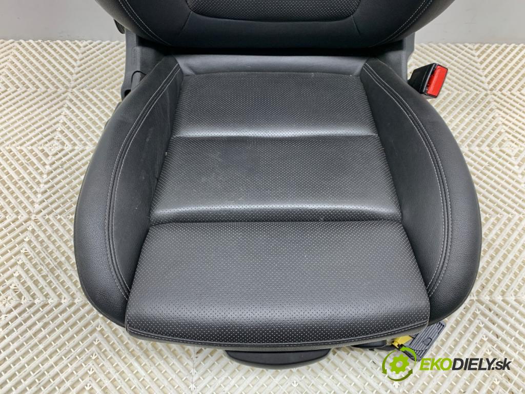 OPEL INSIGNIA B Kombi 2020 100 kW 1.6 CDTi (35) 1598 sedadlo pravý přední část