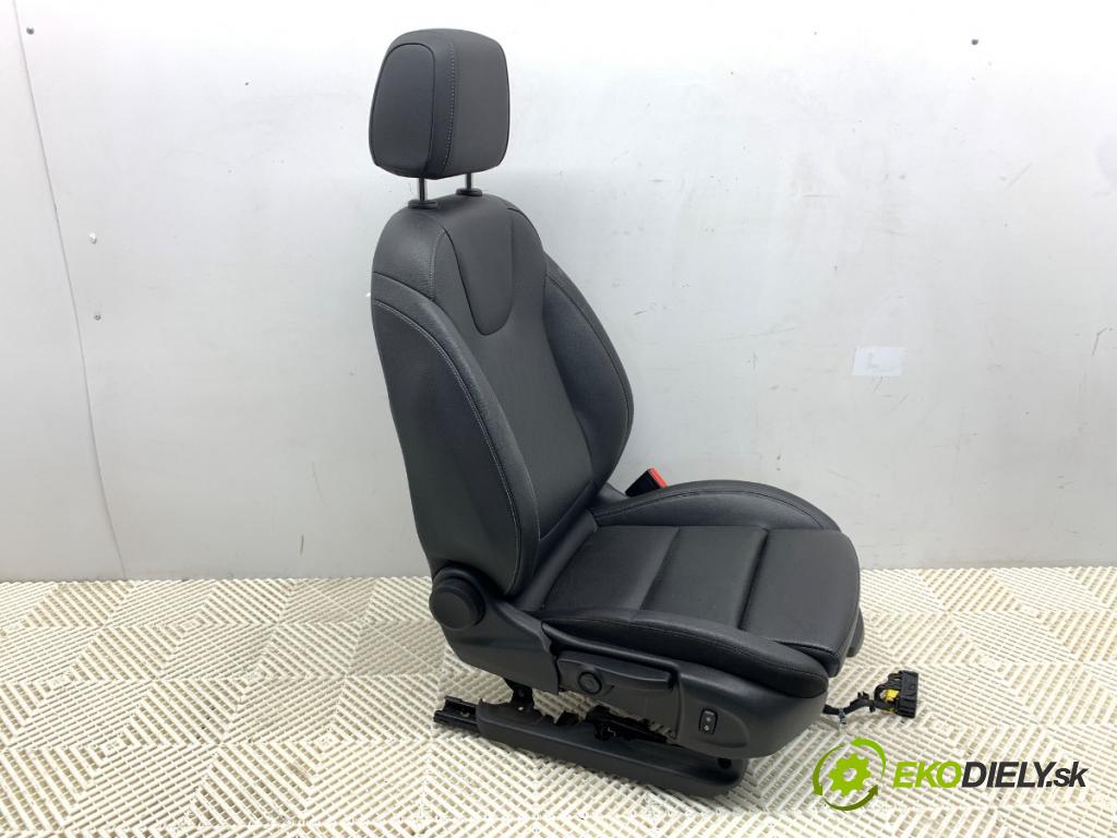 OPEL INSIGNIA B Kombi 2020 100 kW 1.6 CDTi (35) 1598 sedadlo pravý přední část
