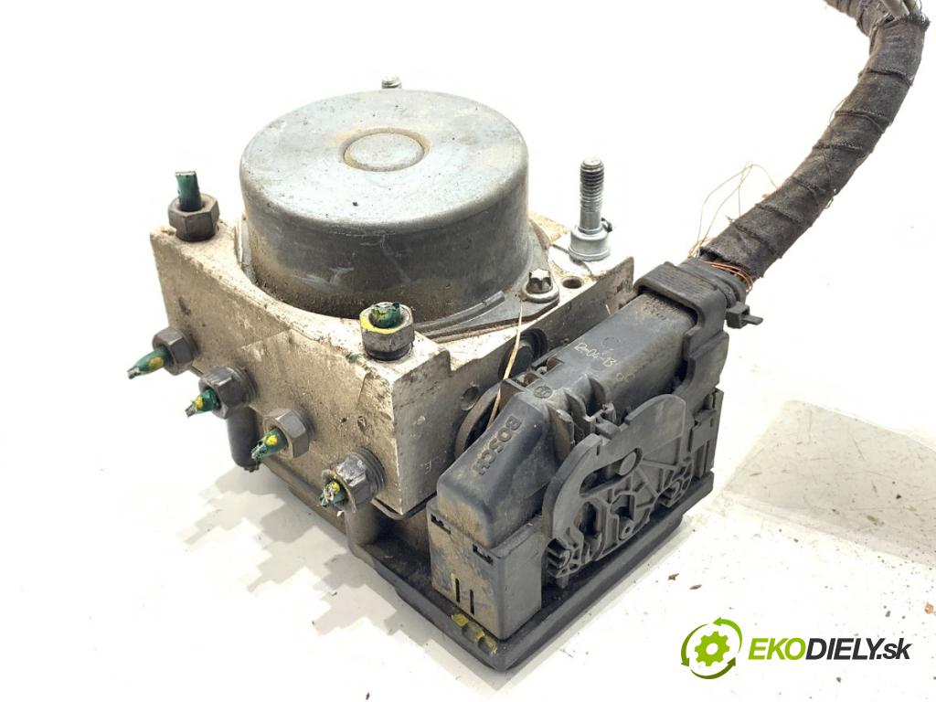 DACIA SANDERO liftback 2012 63 kW 1.6 1598 pumpa ABS 476604621R (Pumpa ABS)