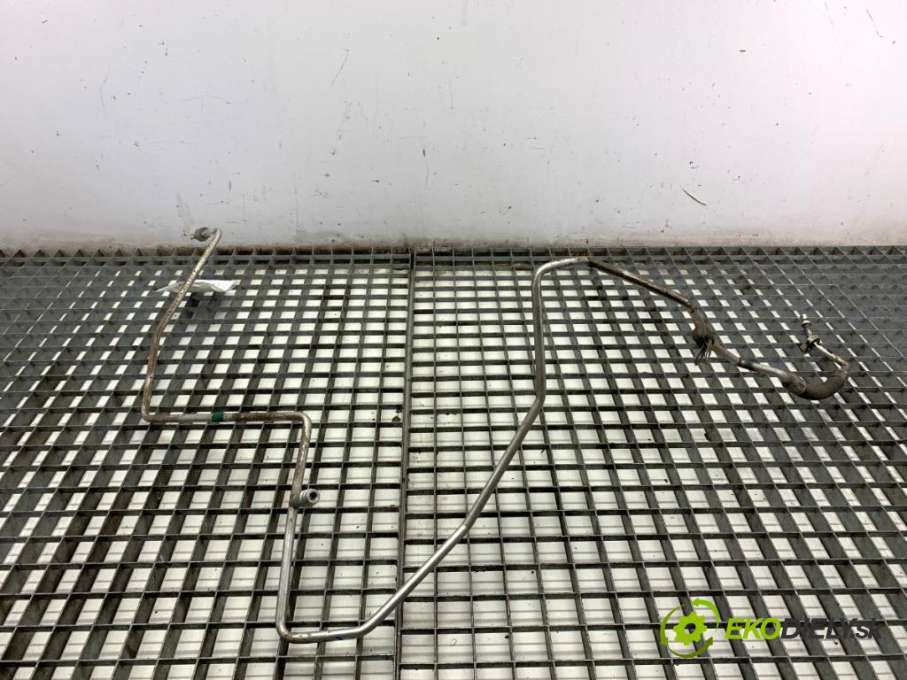 DACIA SANDERO liftback 2012 63 kW 1.6 1598 rúrka klimatizace 8200952655 (Trubka klimatizace)