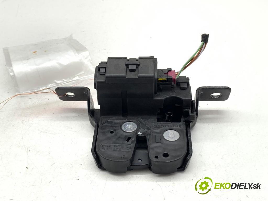 BMW F20 liftback 2019 100 kW 118 i 1598 zámok dverí zad 7248075