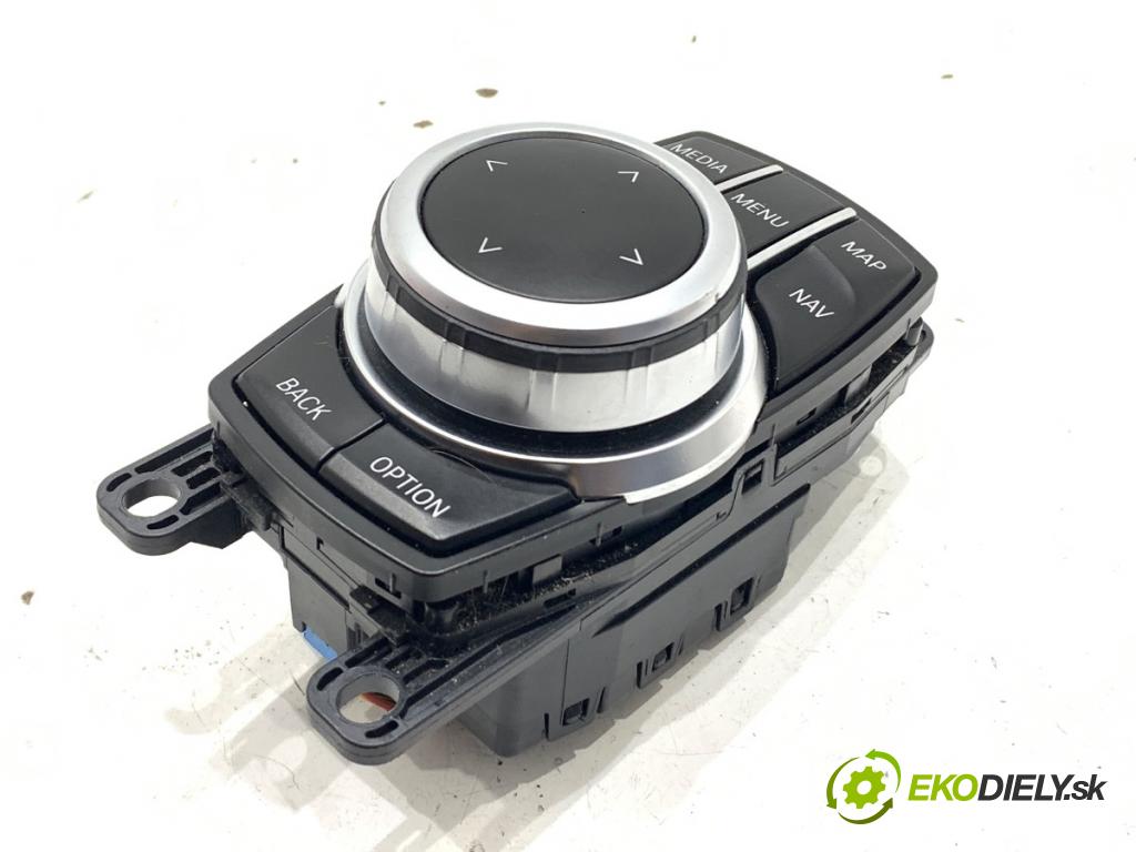 BMW F20 liftback 2019 100 kW 118 i 1598 Prepínač násada, držadlo IDRIVE 9490067