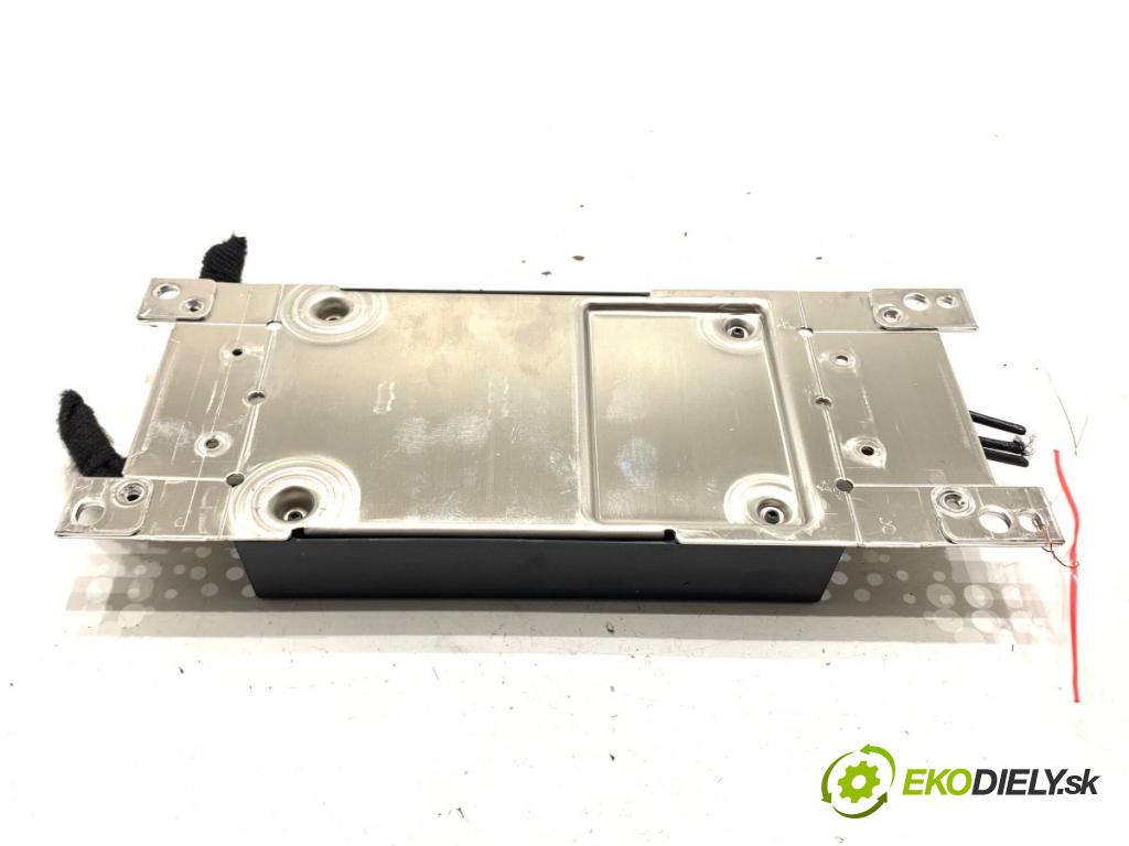 BMW F20 liftback 2019 100 kW 118 i 1598 Modul TELEMATIC 8734748