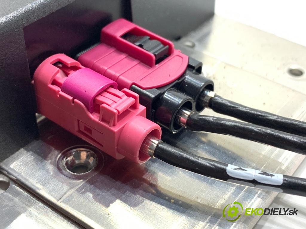BMW F20 liftback 2019 100 kW 118 i 1598 Modul TELEMATIC 8734748