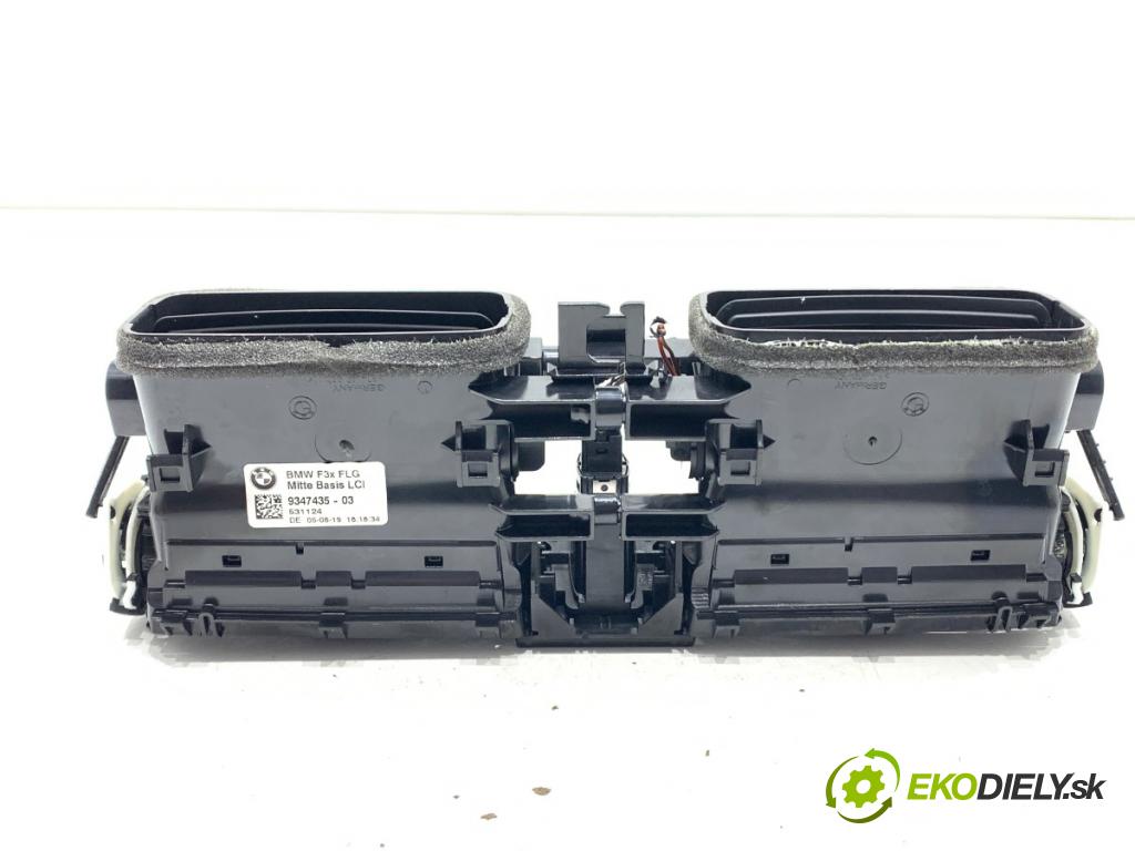 BMW F20 liftback 2019 100 kW 118 i 1598 Mriežky kúrenia predný stredna 9347435