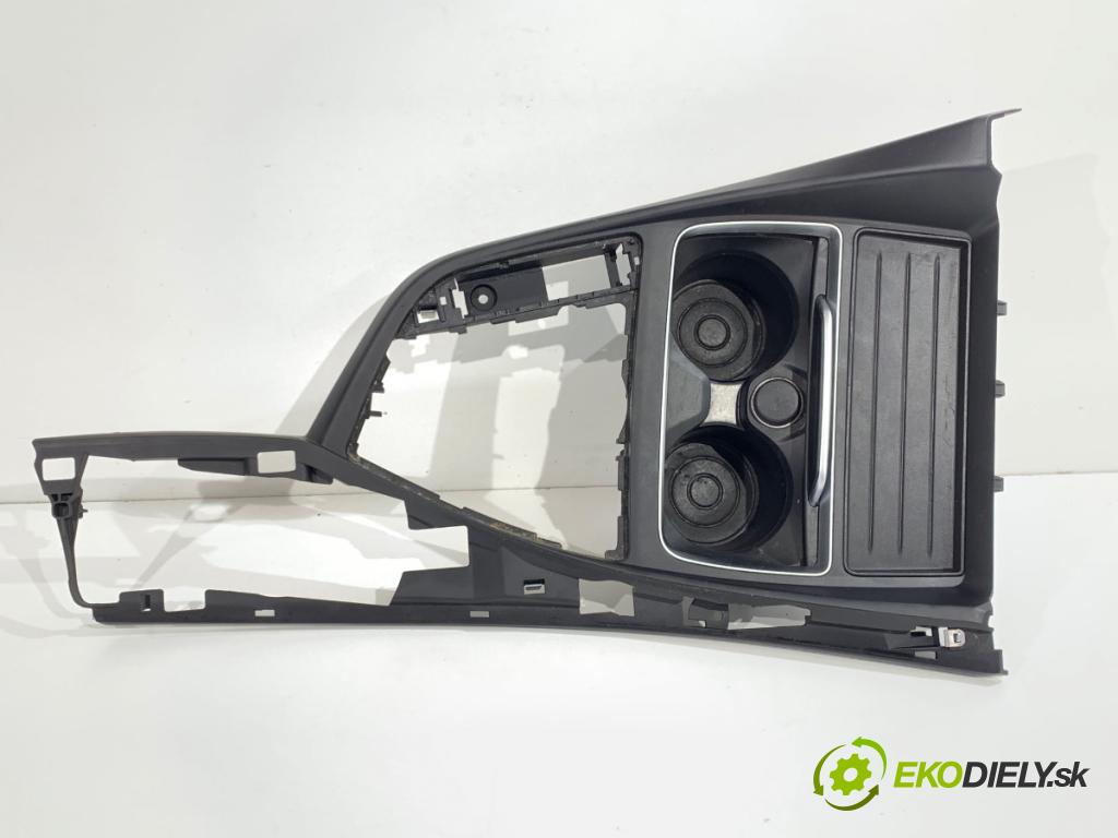 BMW F20 liftback 2019 100 kW 118 i 1598 Držiak na nápoje 83374101 (Držiak (úchyt) na nápoje)