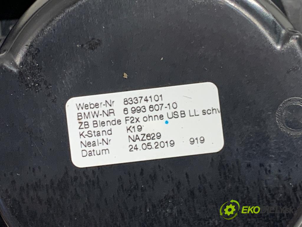 BMW F20 liftback 2019 100 kW 118 i 1598 Držiak na nápoje 83374101 (Držiak (úchyt) na nápoje)