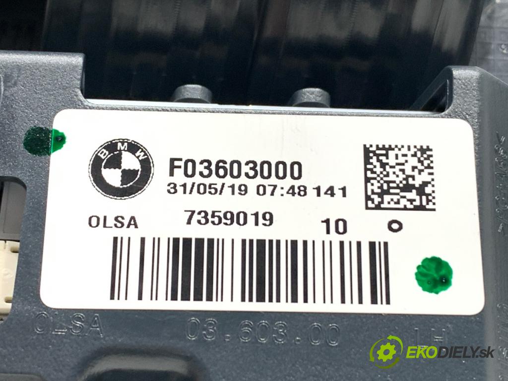BMW F20 liftback 2019 100 kW 118 i 1598 Svetlo ľavy zad vnútorná 7359019