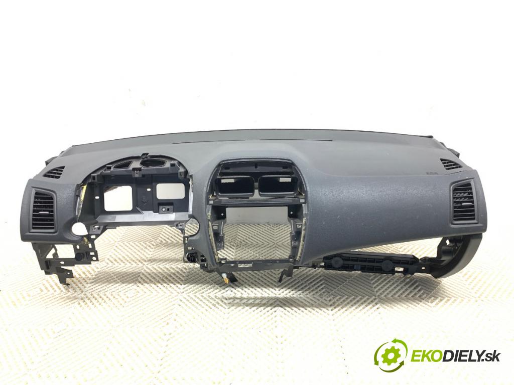 MITSUBISHI ASX SUV 2015 86 kW 1.6 MIVEC 1590 Palubná doska  (Palubná doska)