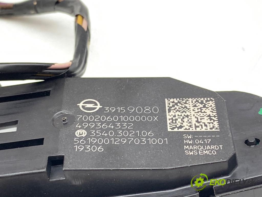 OPEL INSIGNIA B Kombi 2020 100 kW 1.6 CDTi (35) 1598 SPÍNAČE: volantu 39159080