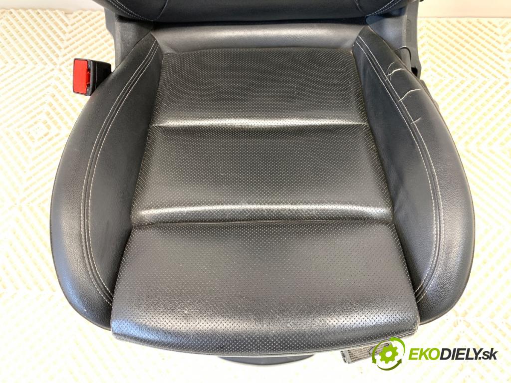 OPEL INSIGNIA B Kombi 2020 100 kW 1.6 CDTi (35) 1598 sedadlo levý přední část