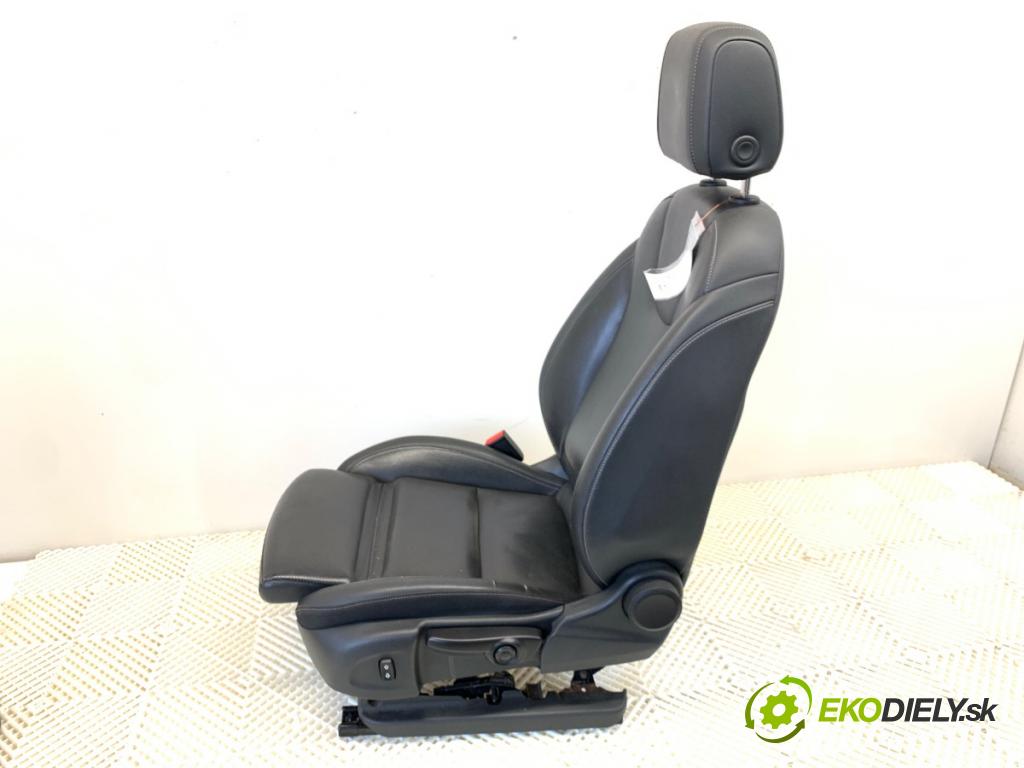 OPEL INSIGNIA B Kombi 2020 100 kW 1.6 CDTi (35) 1598 sedadlo levý přední část