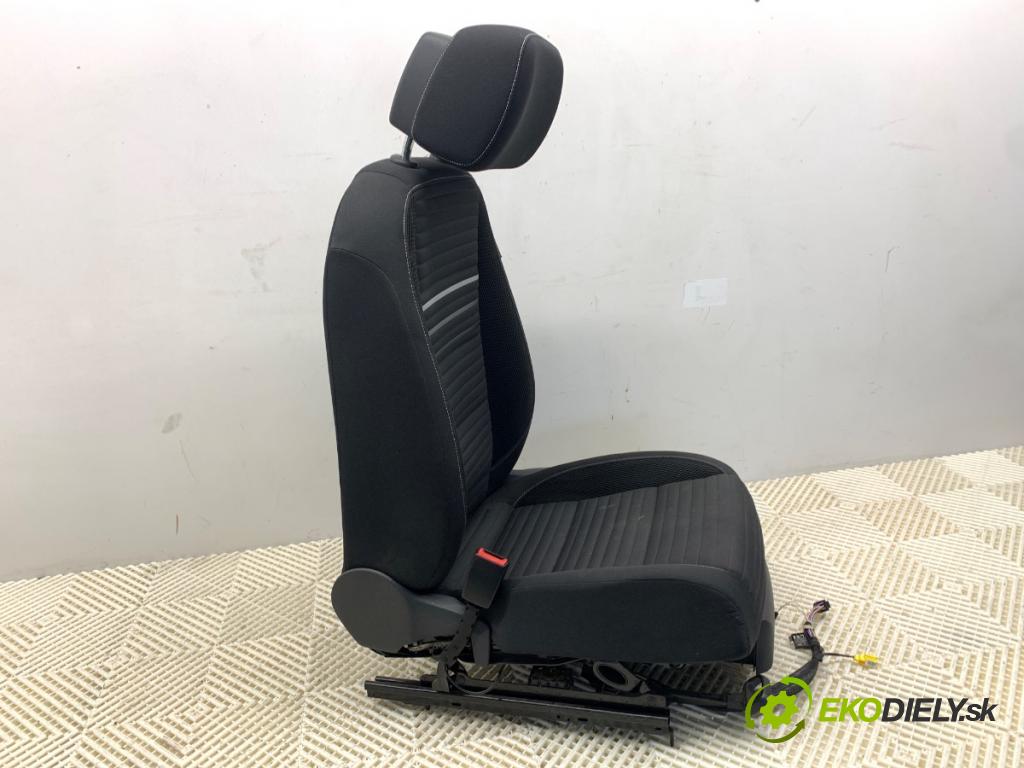 VW TOURAN nadwozie wielkoprzestrzenne (MPV) 2015 103 kW 1.4 TSI 1390 sedadlo levý přední část