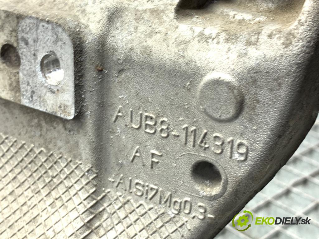 AUDI A4 B8 Kombi 2012 105 kW 2.0 TDI 1968 výztuha pod motor  (Přední výztuha)