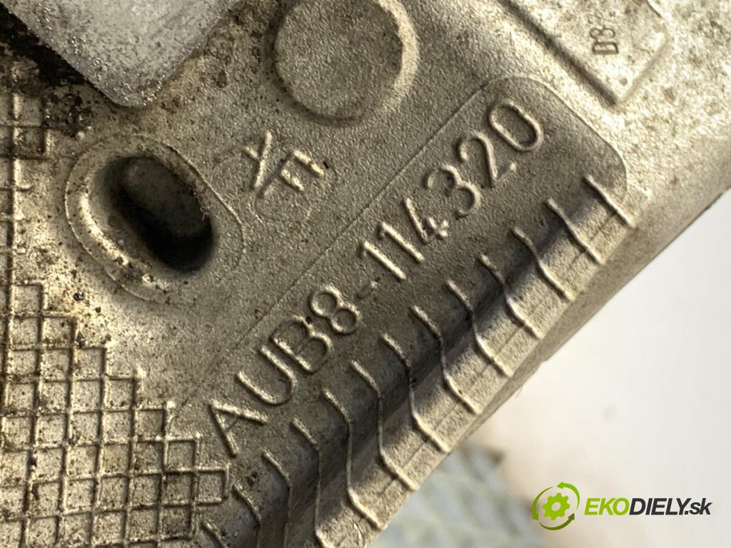 AUDI A4 B8 Kombi 2012 105 kW 2.0 TDI 1968 výztuha pod motor  (Přední výztuha)