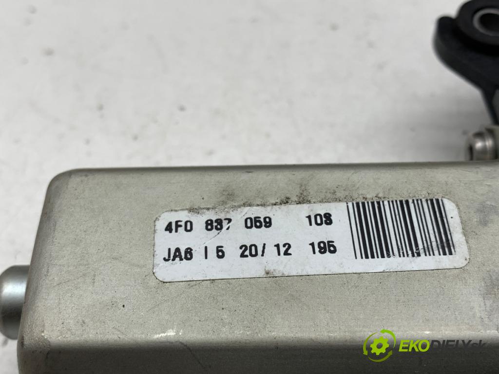 AUDI A8 D4 sedan 2012 368 kW 6.3 W12 quattro 6299 zámok Dvere ľavy zad