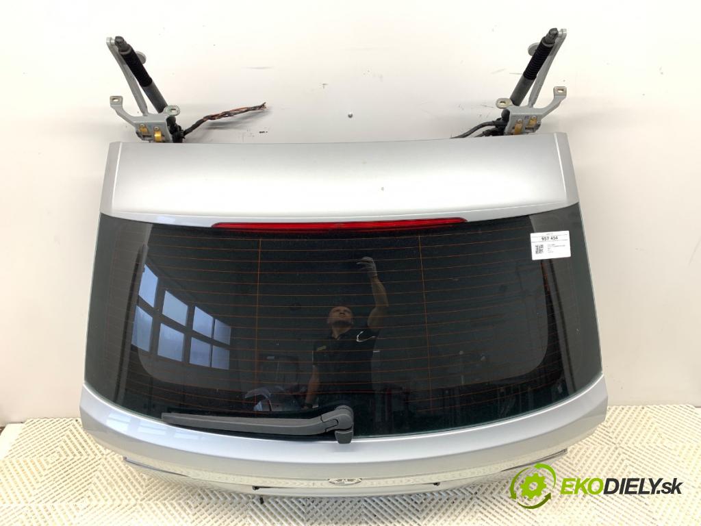 BMW F11 Kombi 2011 135 kW 520 d 1995 kapota zad 354/7