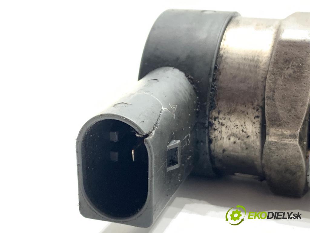 BMW F11 Kombi 2011 135 kW 520 d 1995 Lišta vstrekovacia 780912804