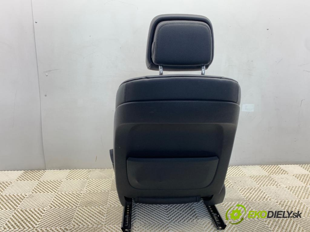 BMW F11 Kombi 2011 135 kW 520 d 1995 Sedadlo pravy predný