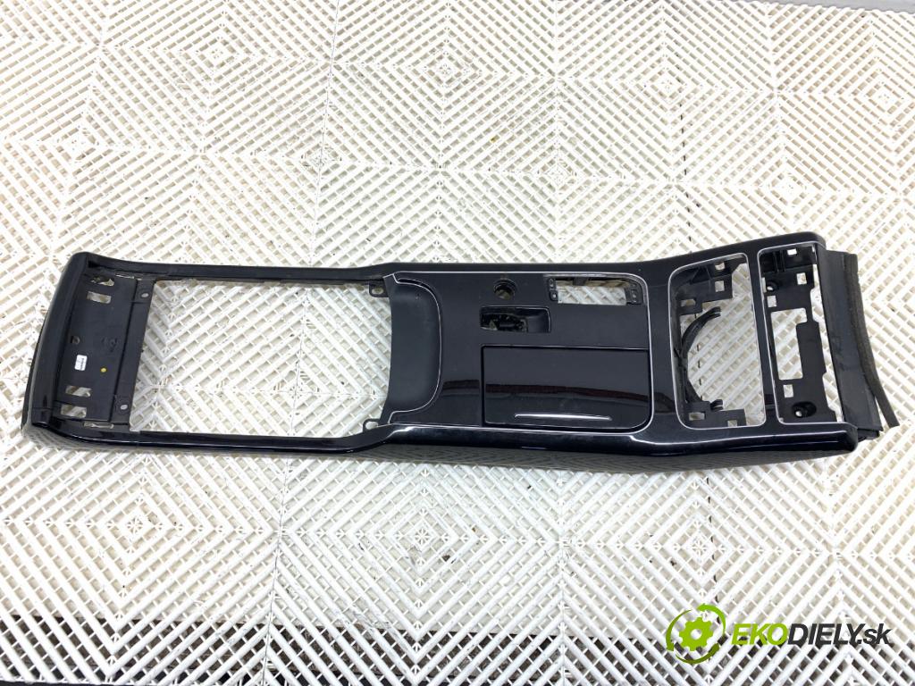 AUDI A8 D4 sedan 2012 368 kW 6.3 W12 quattro 6299 kryt TUNEL: středového 