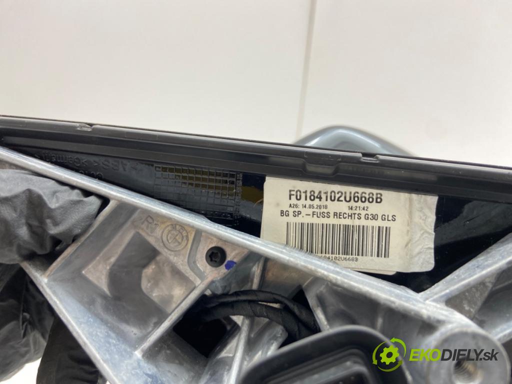BMW G30 sedan 2018 140 kW 520 d Mild-Hybrid 1995 zpětné zrcátko pravý A90