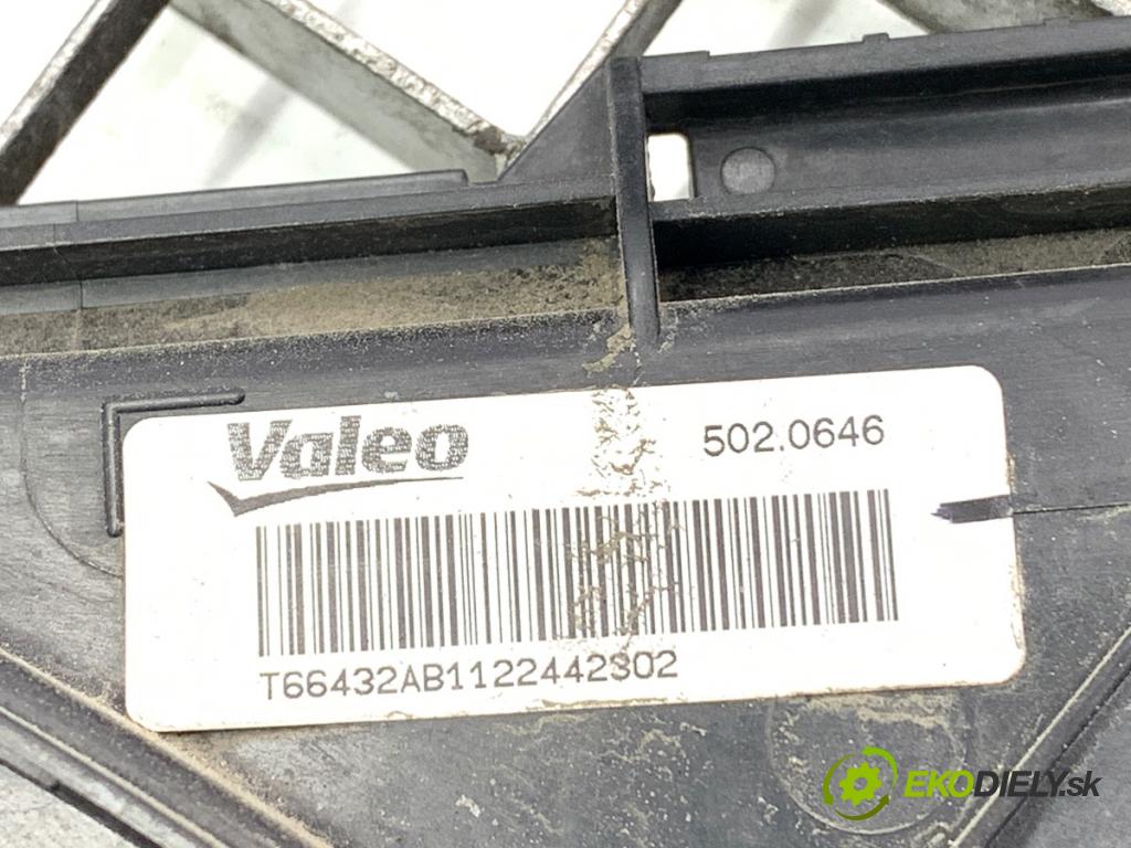 BMW F20 liftback 2019 100 kW 118 i 1598 Ventilátor chladiča 8641947-02 (Ventilátor)