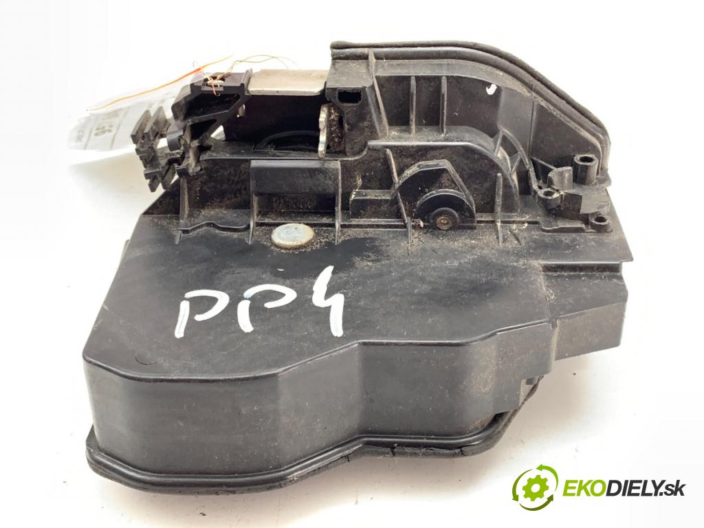 BMW F11 Kombi 2011 135 kW 520 d 1995 zámok Dvere pravy predný 7229458