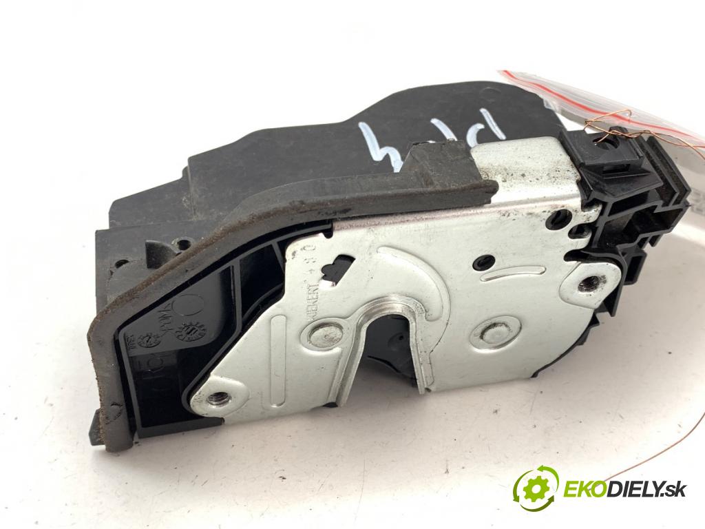 BMW F11 Kombi 2011 135 kW 520 d 1995 zámok Dvere pravy predný 7229458