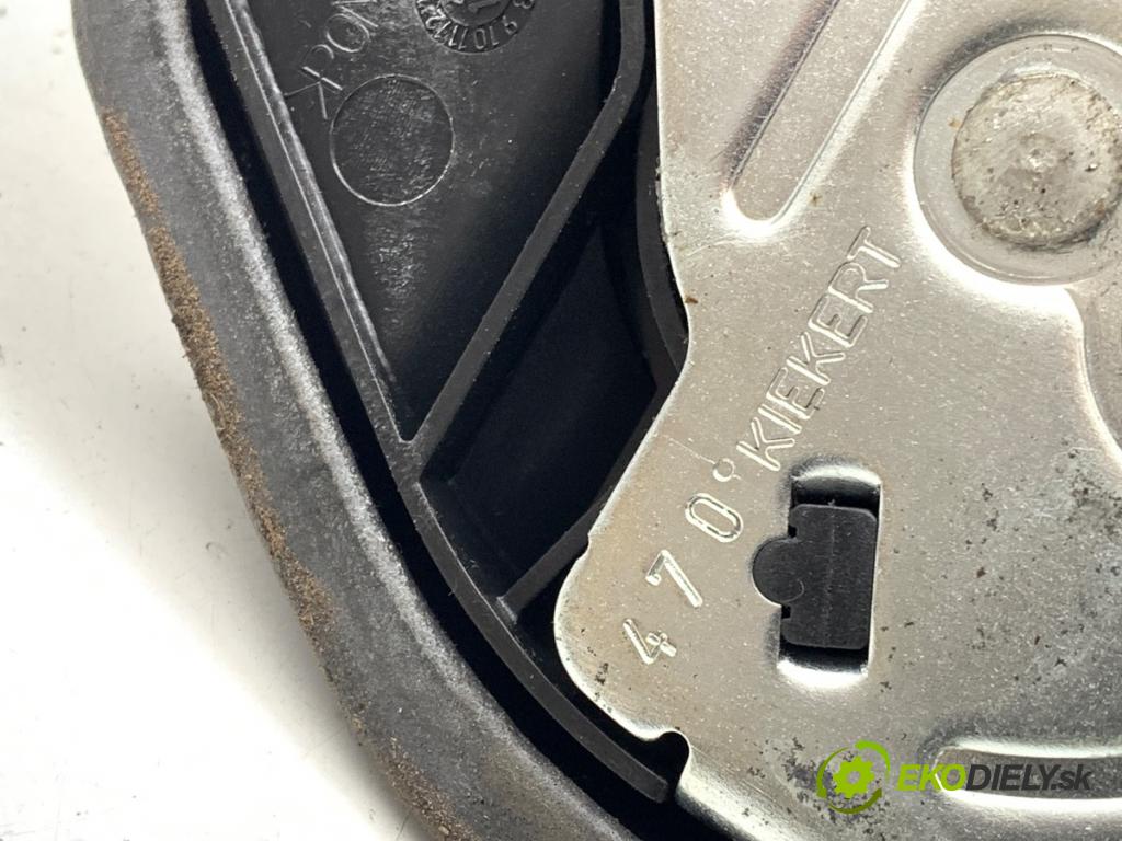BMW F11 Kombi 2011 135 kW 520 d 1995 zámok Dvere ľavy predný 7229461