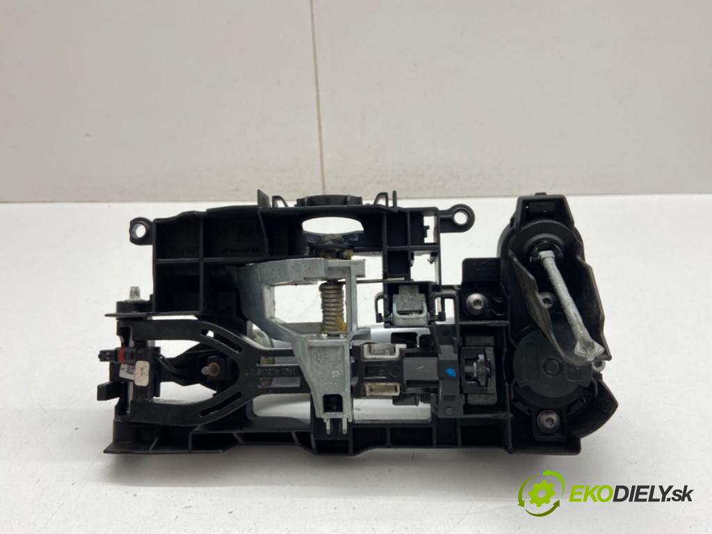 BMW F11 Kombi 2011 135 kW 520 d 1995 Kľučka vonkajšia ľavy predný 7564309