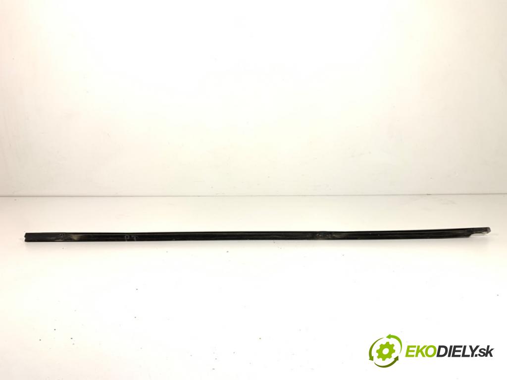 BMW F11 Kombi 2011 135 kW 520 d 1995 Lišta Sbírání: zad pravy
